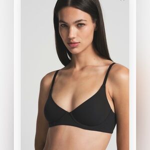 Skims fits everybody unlined Demi bra
